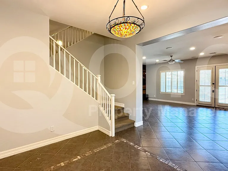 3115 E Ironside Ct — Photo 5