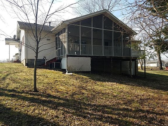3rd image of 948 N Seale Ln