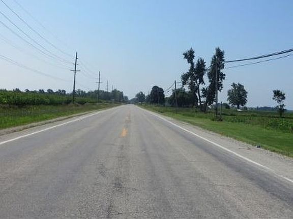 Exterior Neighborhood (street photo)