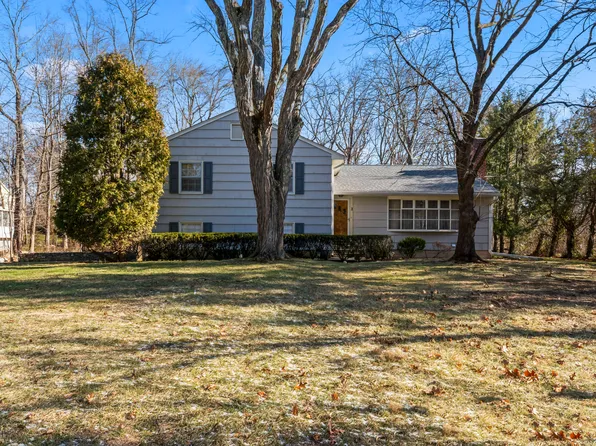 103 Sanford Lane, Stamford, CT 06905