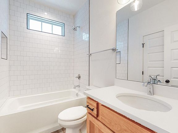 Downstairs full bathroom