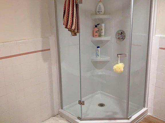 5th image of 434 Cortland Ave #1
