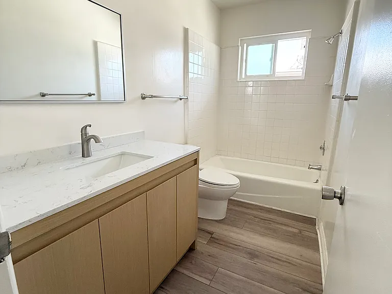 3240 Fairesta St #4 — Photo 11