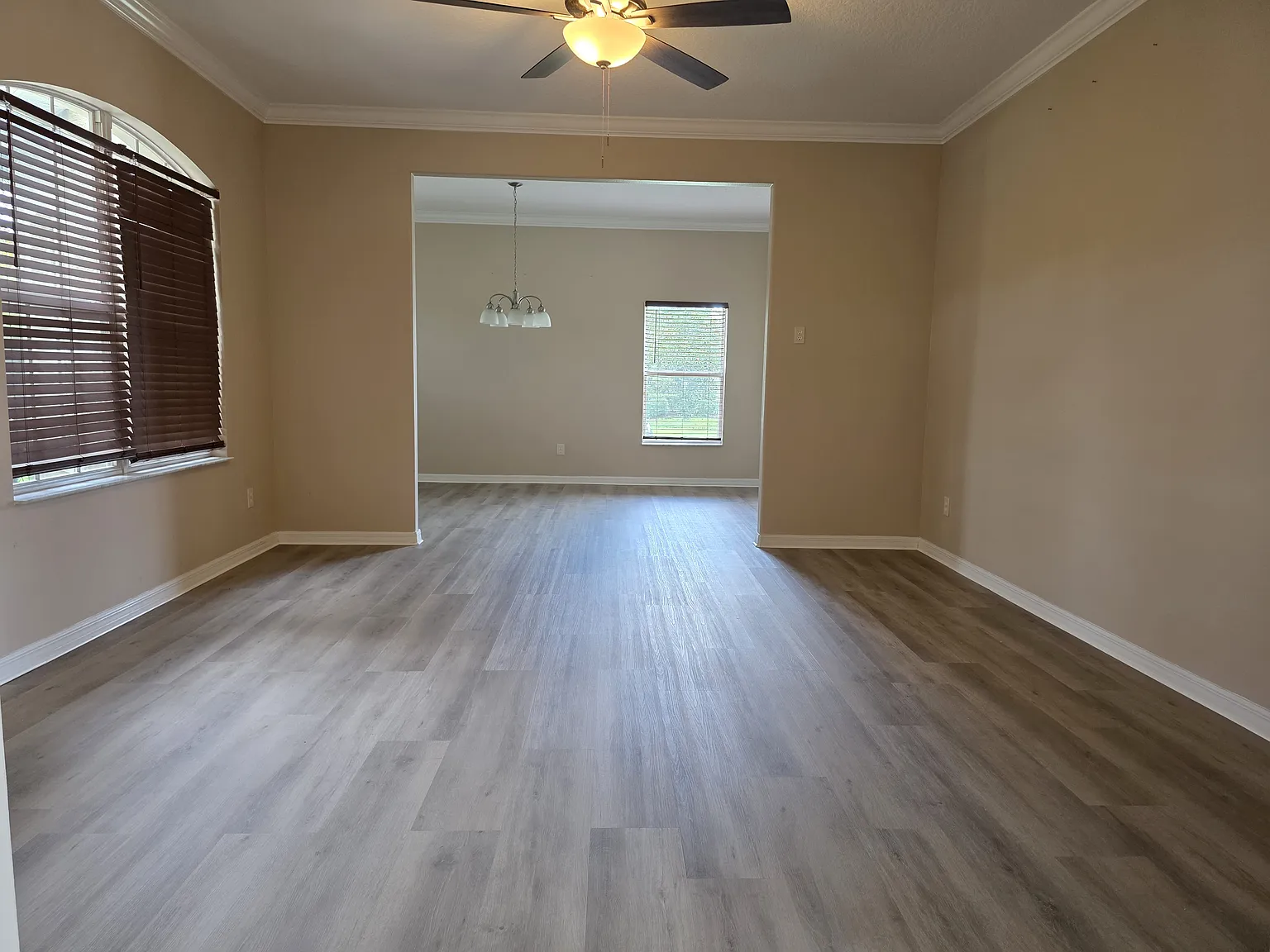 5 bed, 3912 sqft, $3,495 — Photo 2