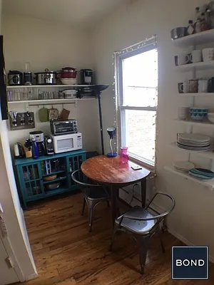 Rented by Bond New York | media 25