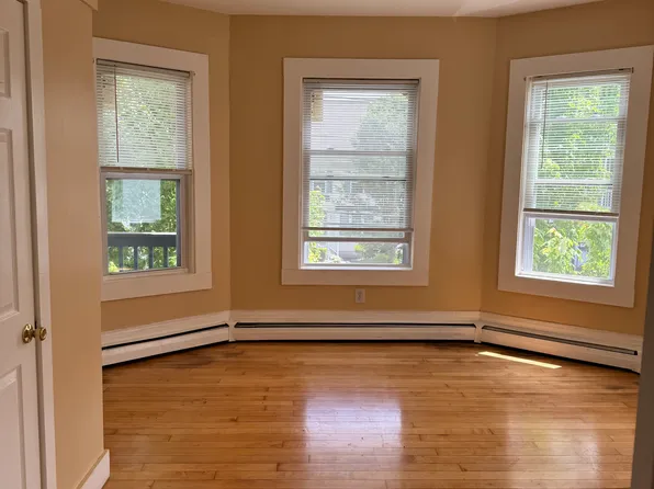 957 Warren Ave #2, Brockton, MA 02301