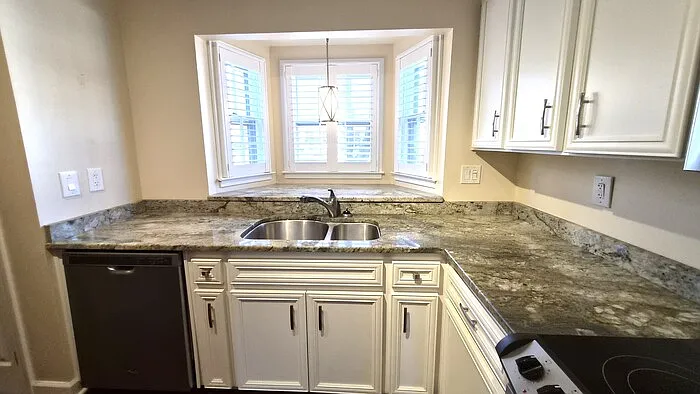 900 N Main St — Photo 5