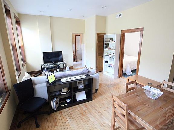 5th image of 1357 N Ashland Ave