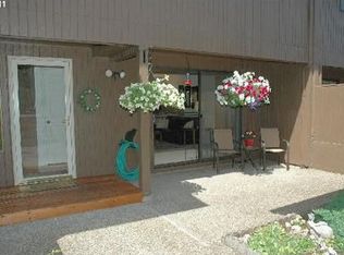 2297 Ridgeway Dr, Eugene, OR 97401