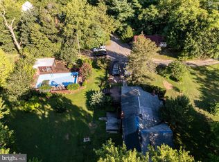 91 Stehley Ln, Falling Waters, WV 25419