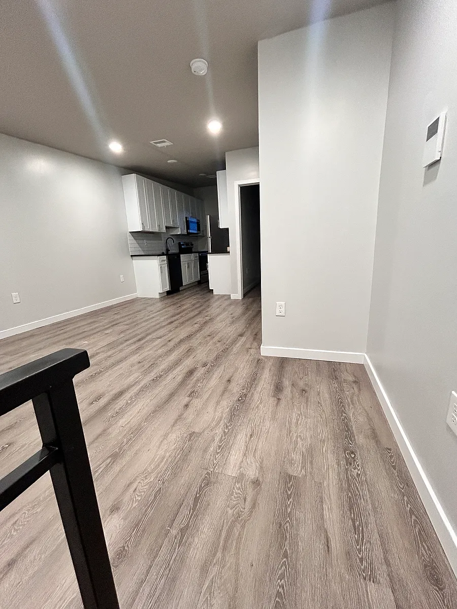 Photo 2 of 15 - 2023 Cecil B Moore Ave #3 - Philadelphia, PA Building Photo - 2023 Cecil B Moore Ave #3