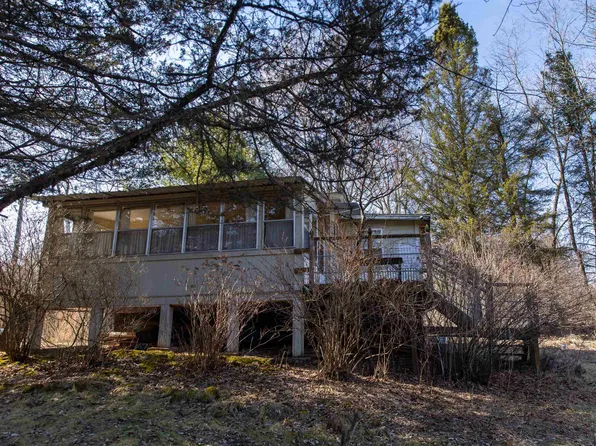 198 S Fern Ln, Oxford, WI 53952