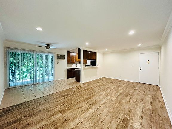 4th image of 3343 Bagley Ave APT 1
