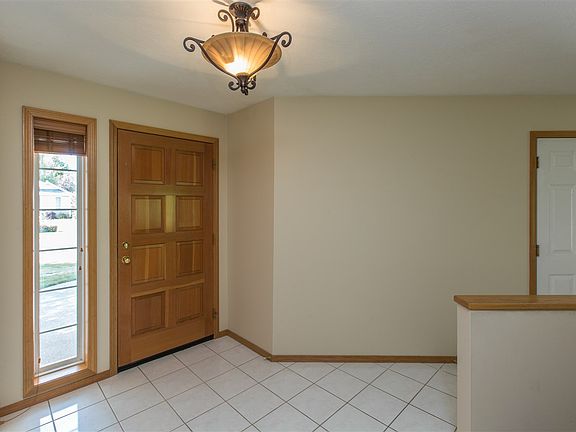 2nd image of 2517 E 58th Ln