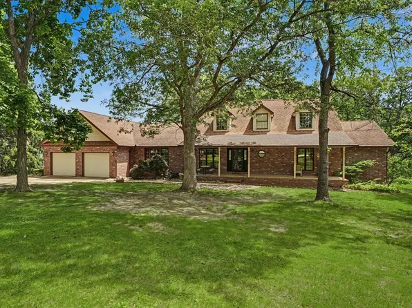 112 Dakota Dr, Loda, IL 60948