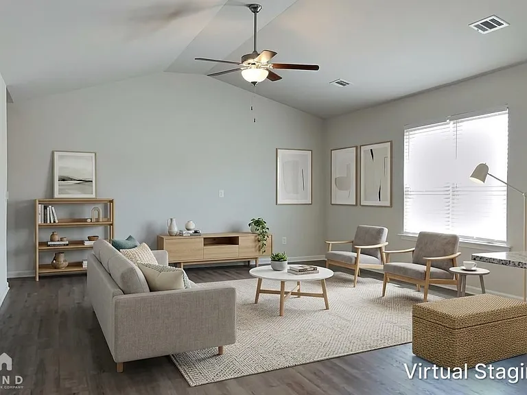 115 Dasher Dr — Photo 2