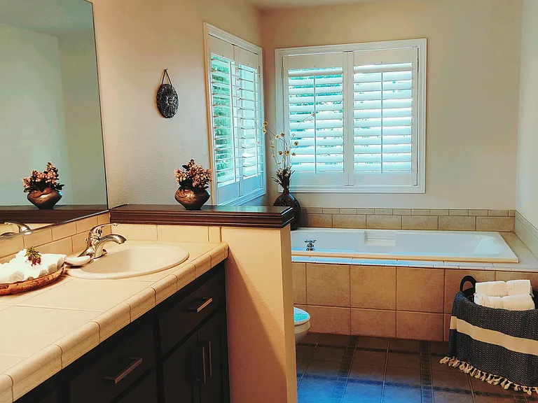 5717A SW 53rd Ave — Photo 8
