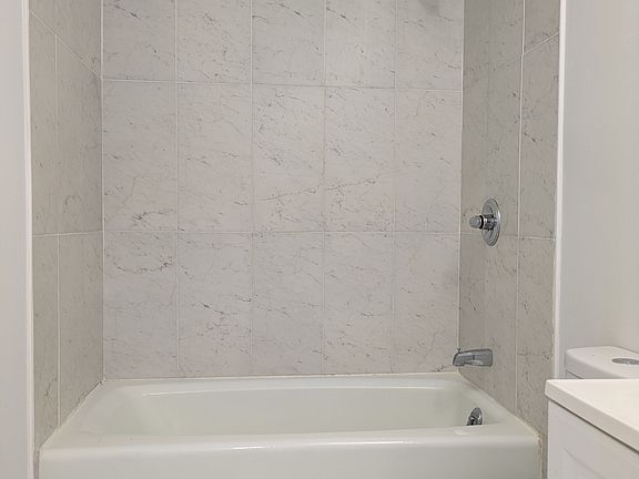 2nd image of 203 Forest Dr #2