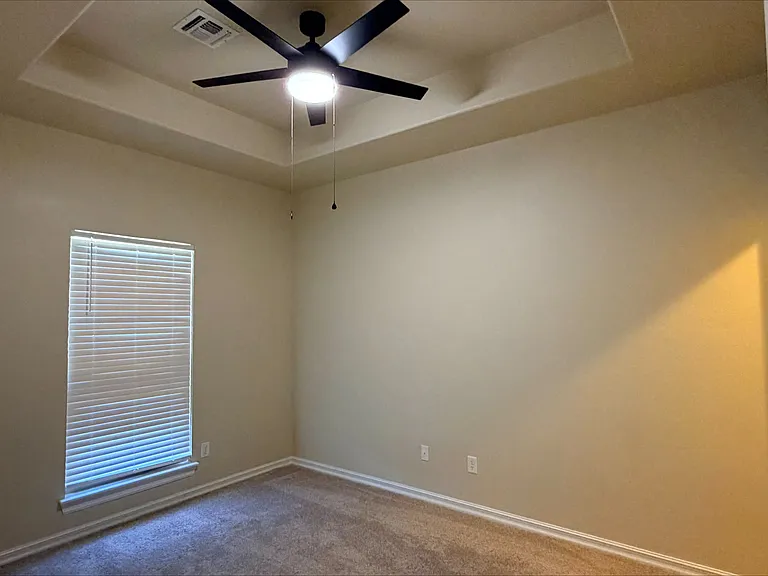 5702 NW Valor Ave — Photo 13