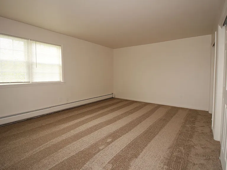 Stevens Manor Apartments — Photo 15