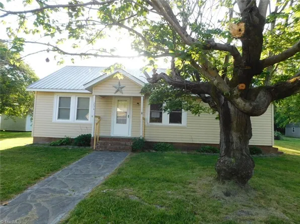 234 Spring St, Denton, NC 27239