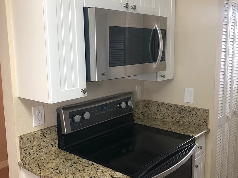 444 Bouchelle Dr #201 — Photo 5
