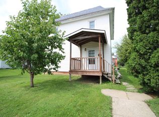 114 W Oak St, North English, IA 52316