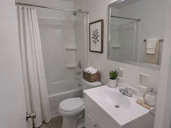 Bathroom, 1 bedroom