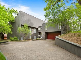 2925 Minnehaha Curv, Wayzata, MN 55391