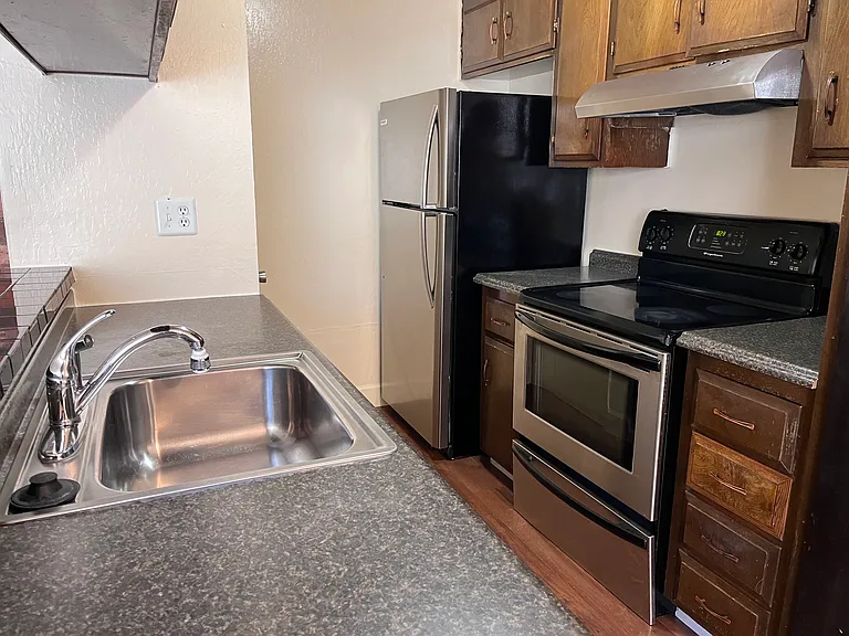 2205 Peppertree Way — Photo 6