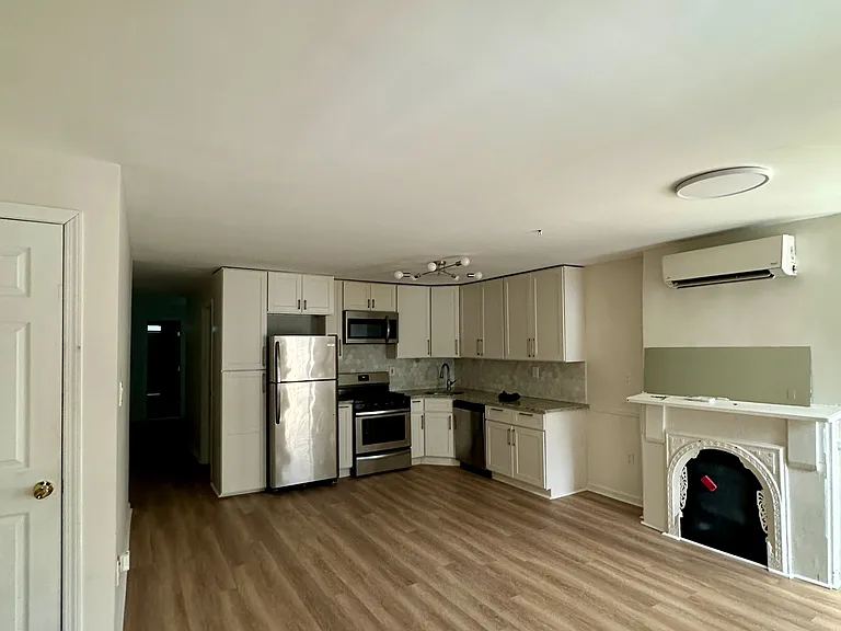 1195 Saint Marks Ave #1 — Photo 3
