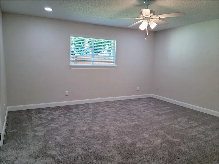 11926 Stillwater Dr — Photo 15