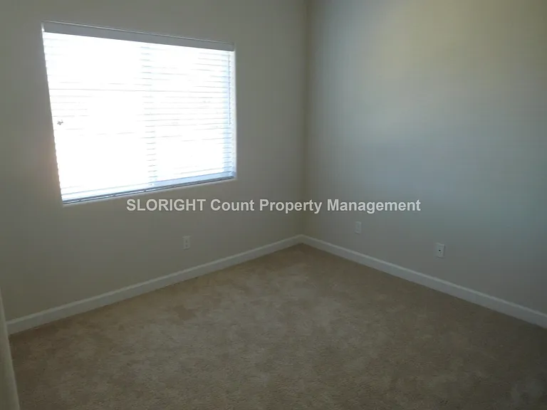 923 Humbert Ave — Photo 10