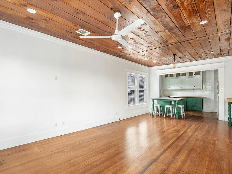 4731 Woodside St — Photo 15