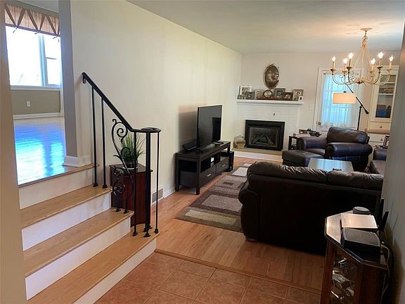 2nd image of 76 Aldrich Ave