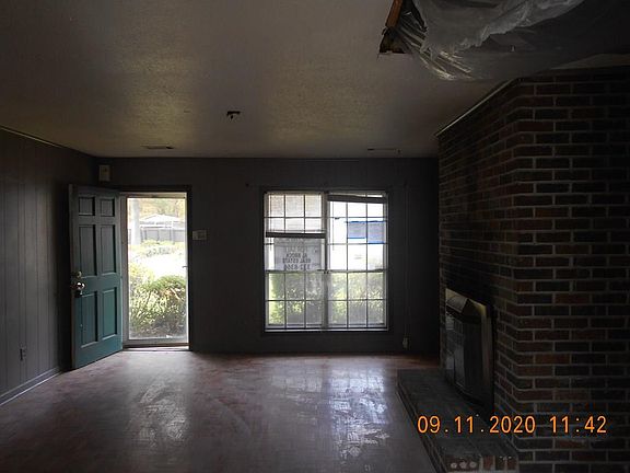 4th image of 459 Goldfinch Dr