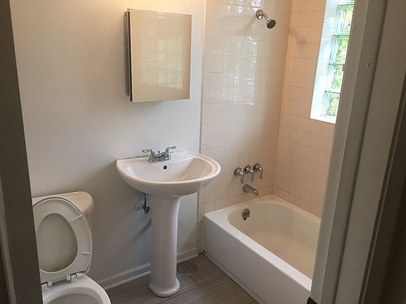 4th image of 1448 W 92nd St #2