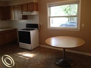 3rd image of 22441 Colony St