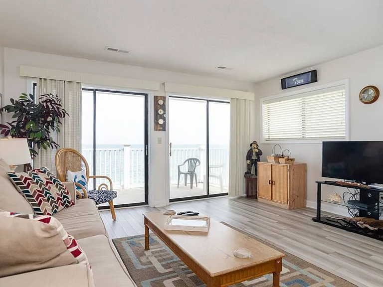 1437 S Fort Fisher Blvd #P-3 — Photo 5