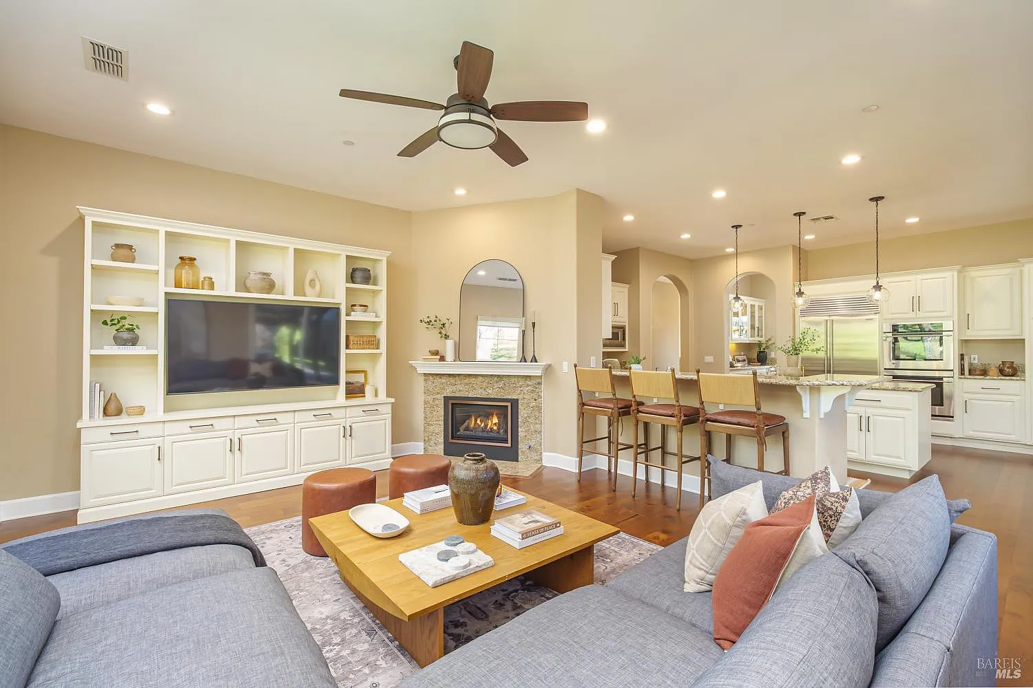 21 Winding Way photo 1