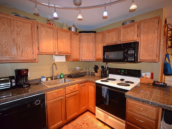2nd image of 27 Peaks View Court #114