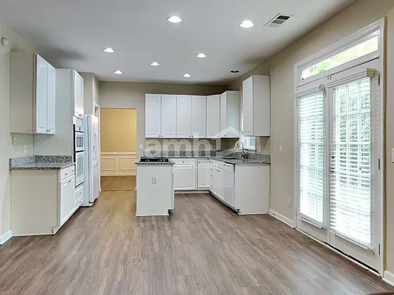 4220 Millside Walk SE — Photo 4