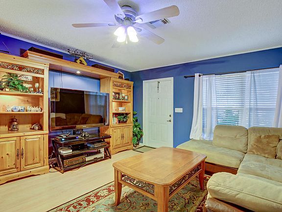 5th image of 6457 Willoughby Cir