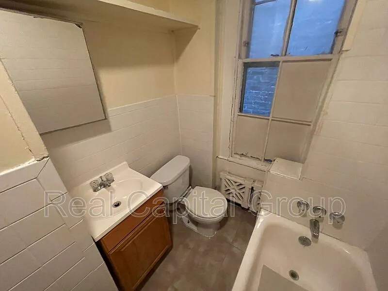2 bed, 1.0 bath, $899 — Photo 4