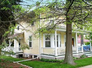 305 S Clay St, Zelienople, PA 16063