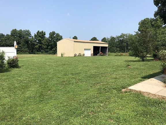 2nd image of 275 County Road 1900e
