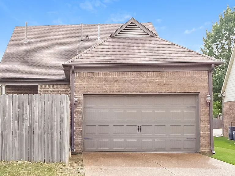 4694 W Dublin — Photo 16