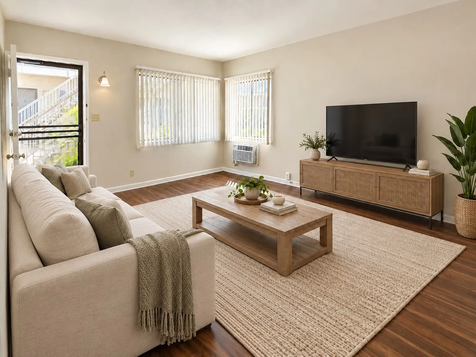 Coming Soon! Studio And 1-Bedroom Apartments At 1030 W. Olive Ave., Burbank, Ca 91506. — Photo 3