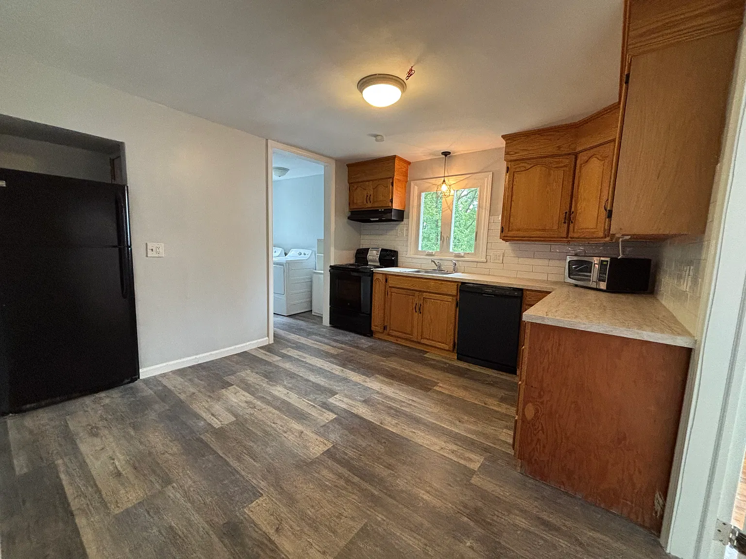 3 bed, 1100 sqft, $2,000 — Photo 4