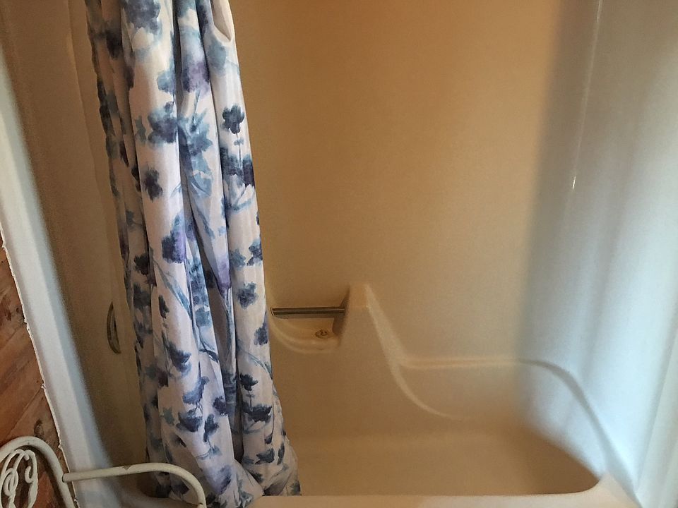 1st image of 3452 Oakwood Cir